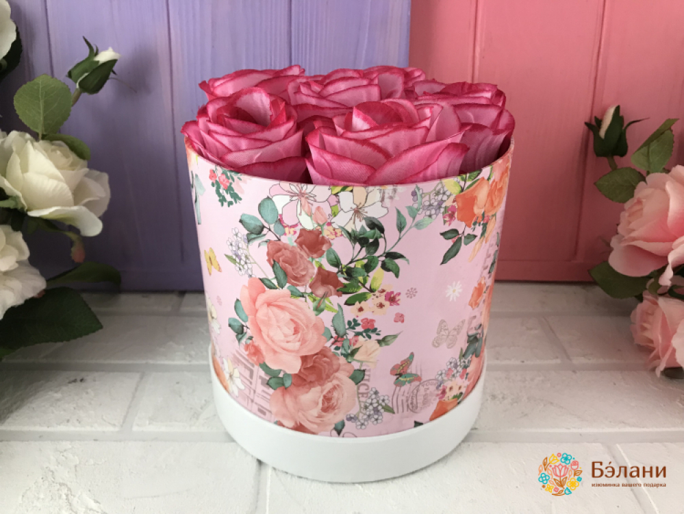 Розовая шляпная коробка "Дикая роза"