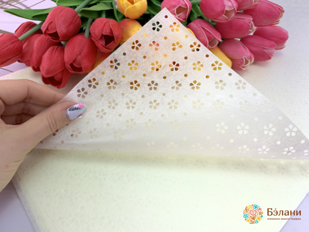 Калька "Цветочки" белая