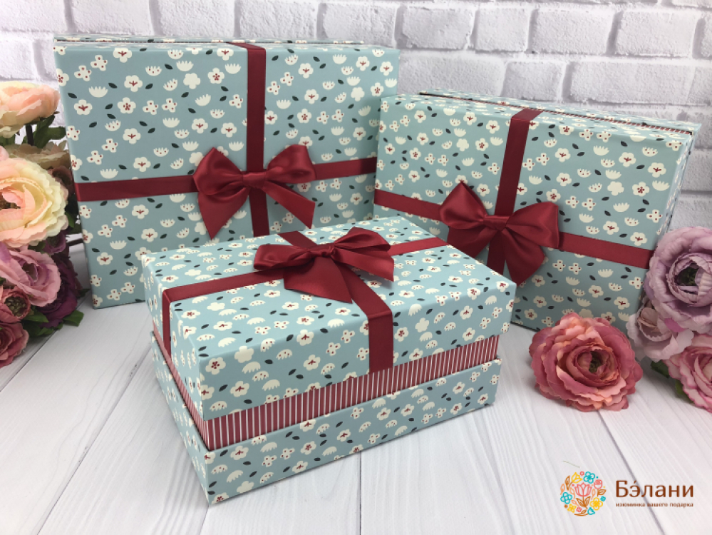 Подарочная коробка "Ромашки" мятная
