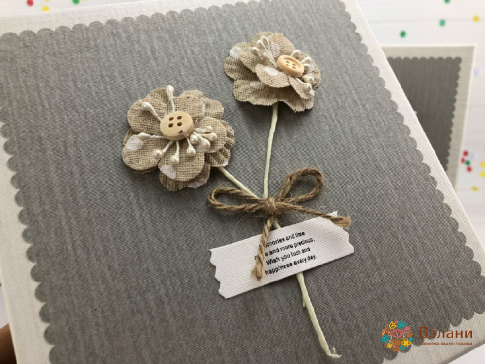 Подарочная коробка "Цветочки мокко" серая | 2