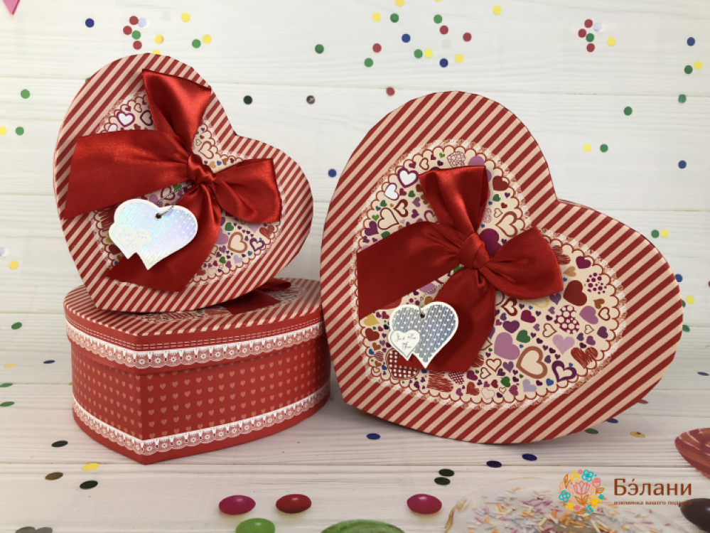 Коробка в форме сердца "Hearts" красное