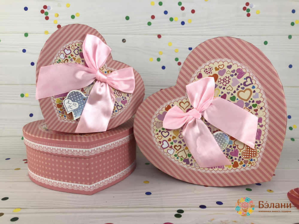 Коробка в форме сердца "Hearts" розовое