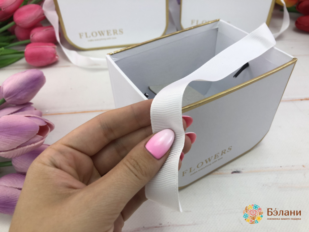 Коробка для цветов "Золотая малютка" белая | 2
