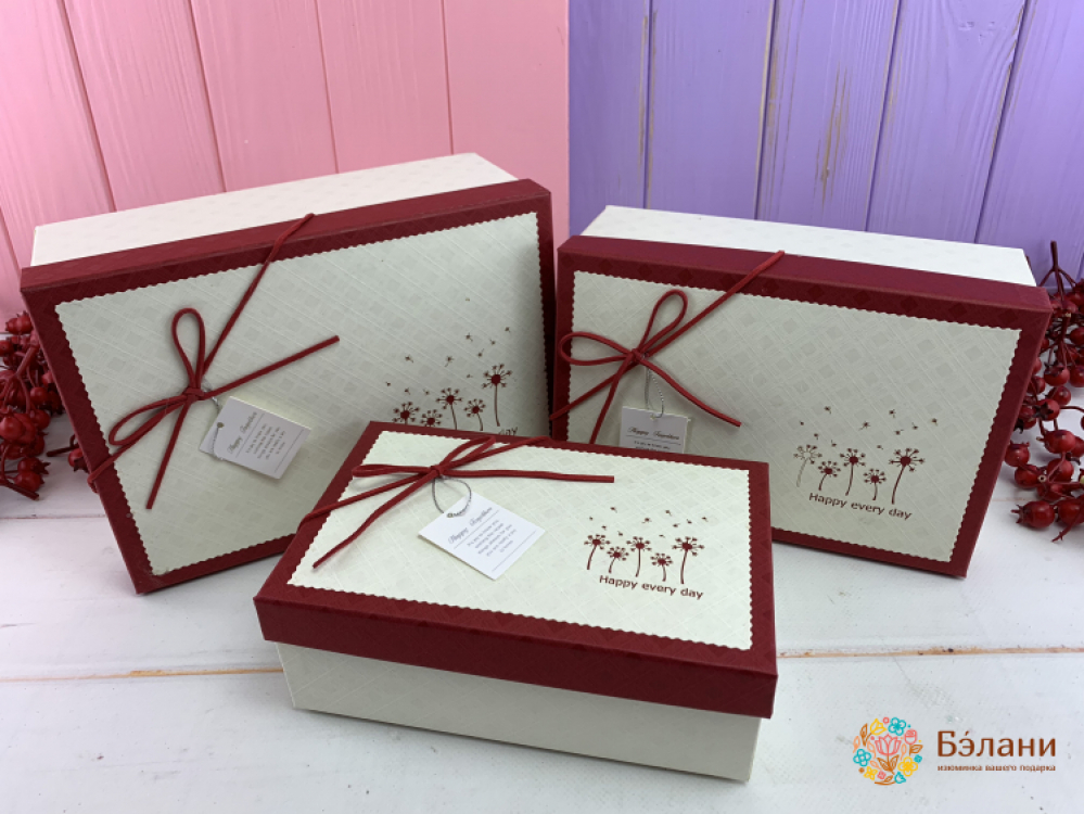 Подарочная коробка "Одуванчики" бело-красная