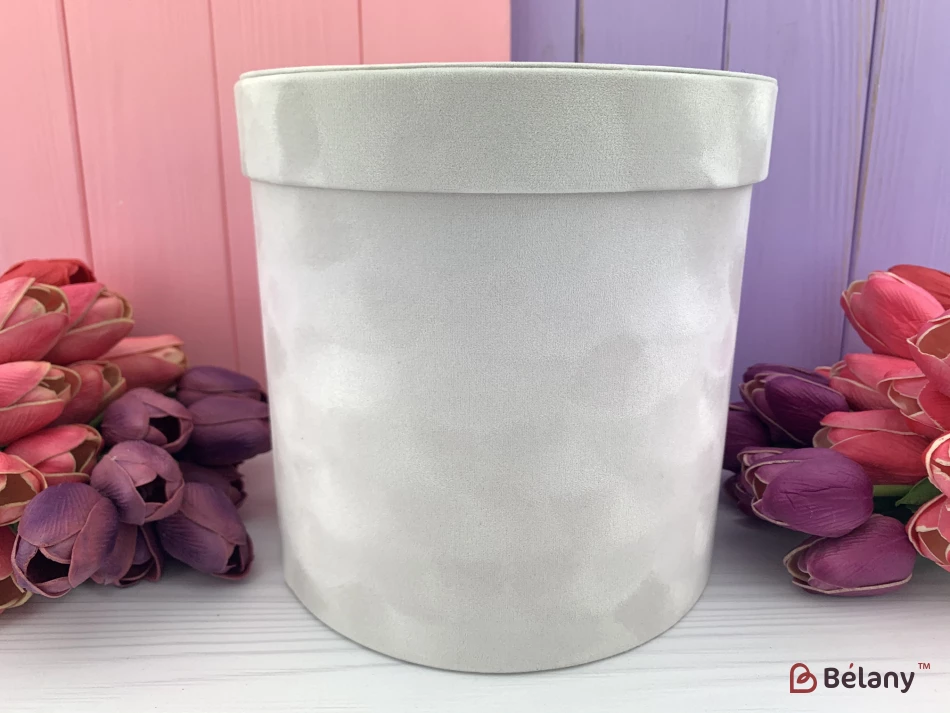 Бархатная круглая коробка "Velvet" белая