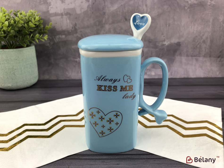 Керамічна чашка "Love kisses" блакитна
