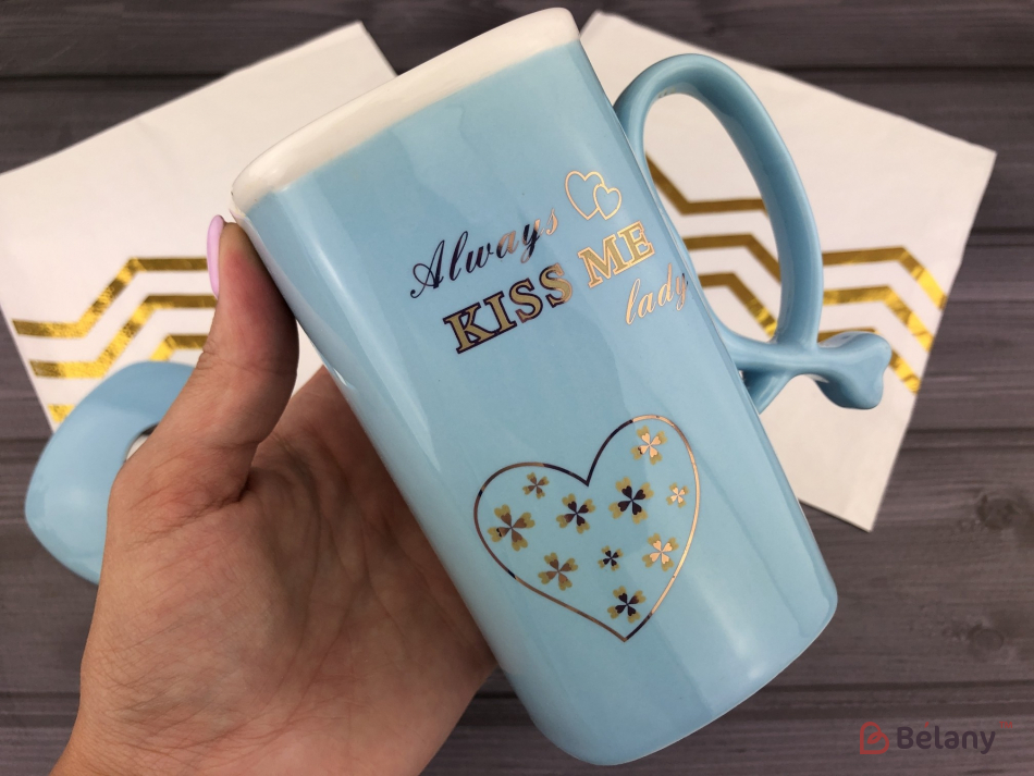 Керамічна чашка "Love kisses" блакитна | 2