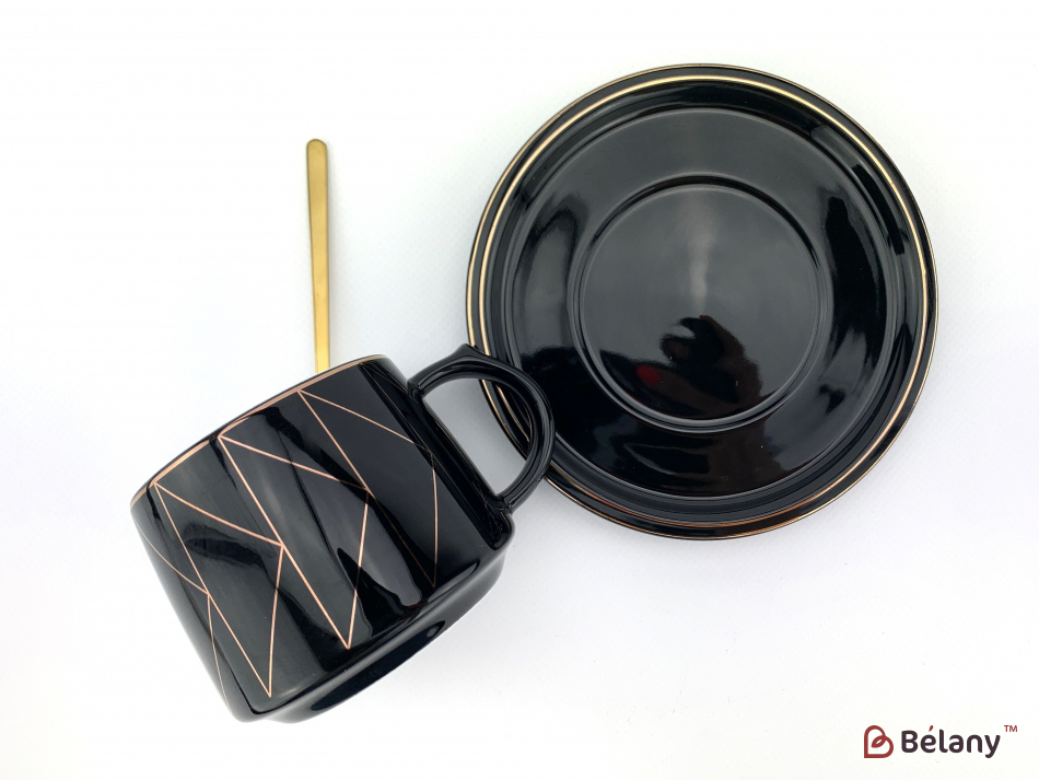 Керамічна чашка із блюдцем "Figures" чорна | 3