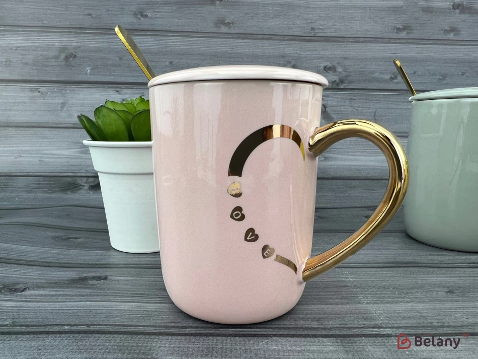 Керамическая чашка "Half Heart" розовая