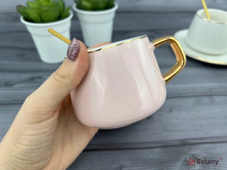 Керамическая чашка с блюдцем "Gold edge" розовая | 2