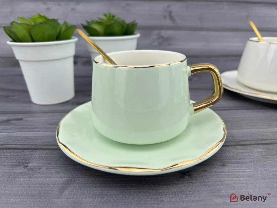 Керамическая чашка с блюдцем "Gold edge" ментол