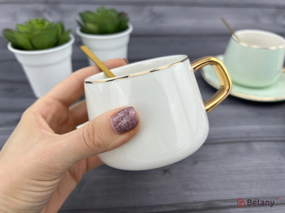 Керамическая чашка с блюдцем "Gold edge" белая | 2