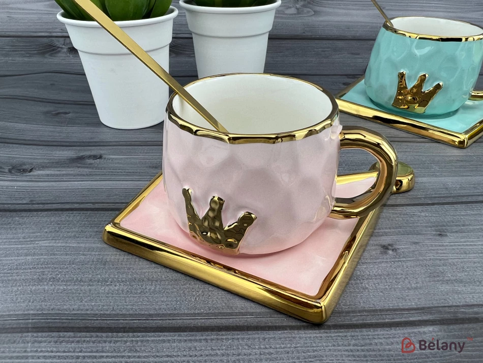 Керамическая чашка с блюдцем "Gold crown" розовая