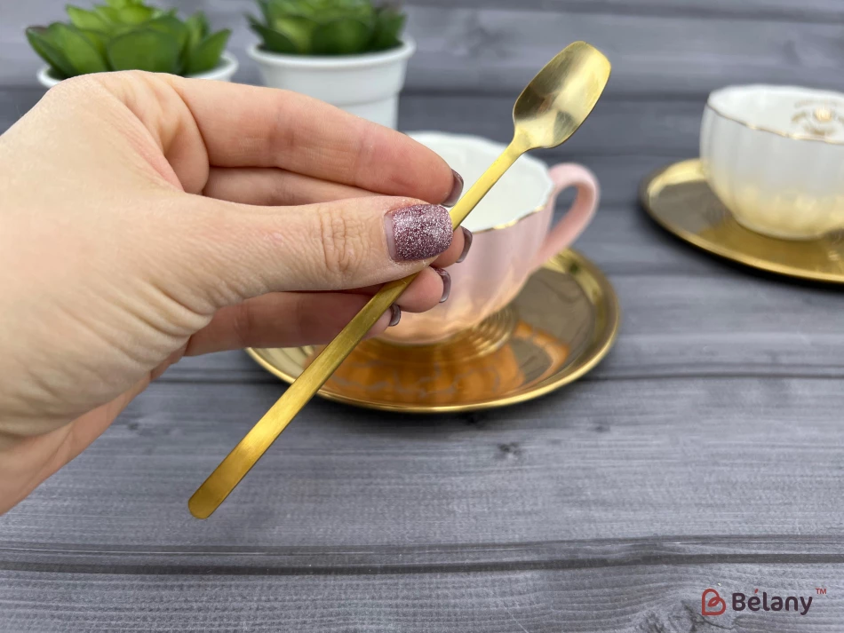 Керамическая чашка с блюдцем "Honnestly" розовая | 5