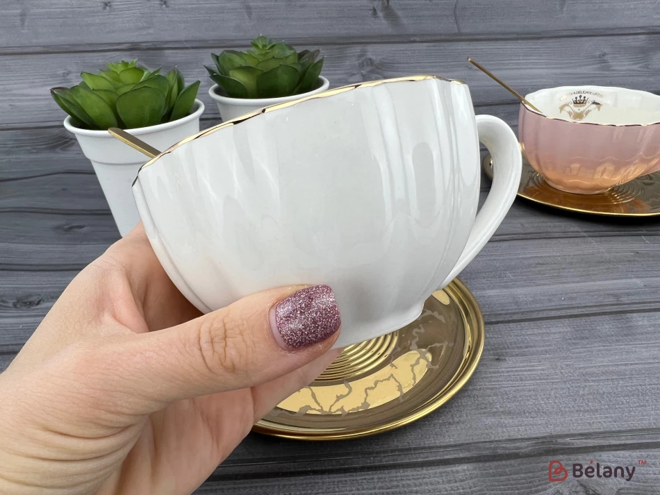 Керамическая чашка с блюдцем "Honnestly" белая | 2