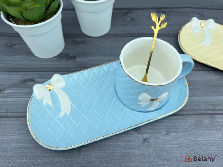 Керамічна чашка із блюдцем "Softy bow" блакитна | 3