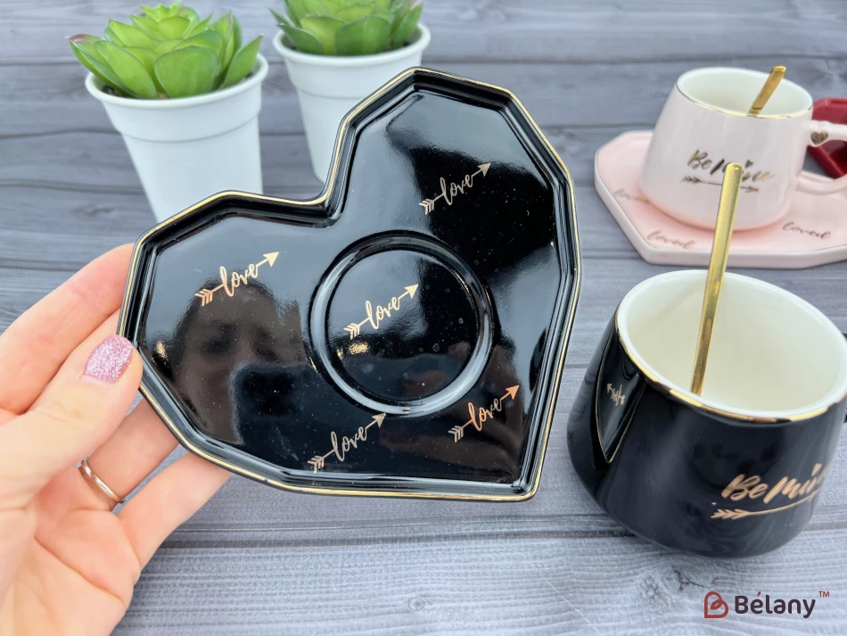 Керамическая чашка с блюдцем "Be mine" черная | 4