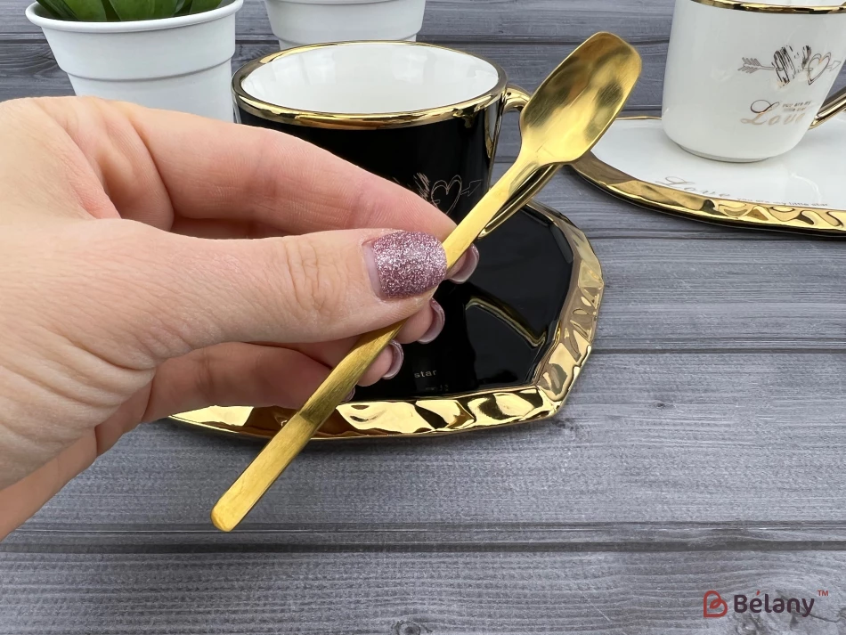 Керамическая чашка с блюдцем "Deep Gold heart" черная | 4