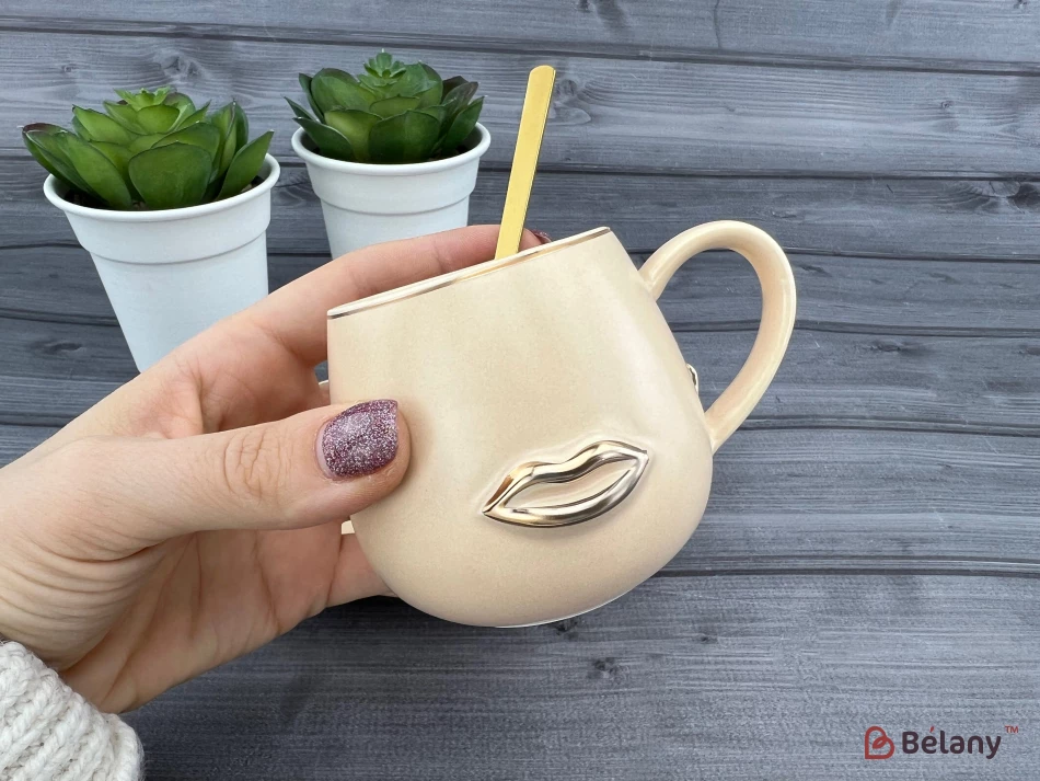 Керамическая чашка с блюдцем "Sweet Lips" кремовая | 2