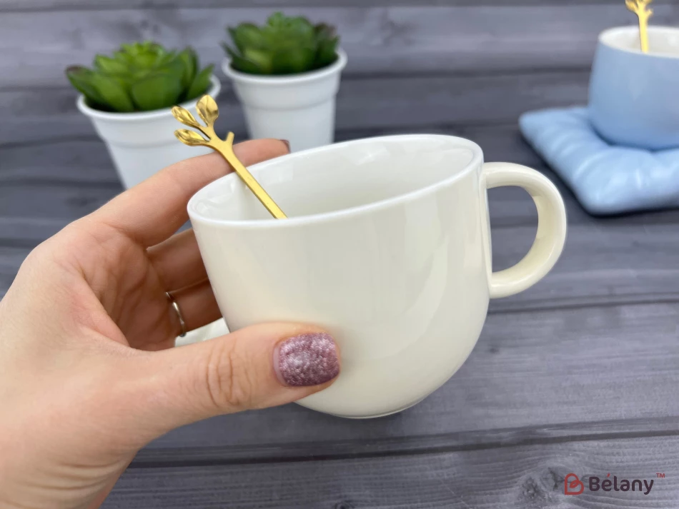 Керамическая чашка с блюдцем "Cup on pillow" молочная | 2