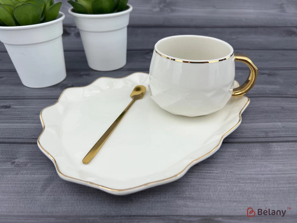 Керамическая чашка с блюдцем "Oyster" белая
