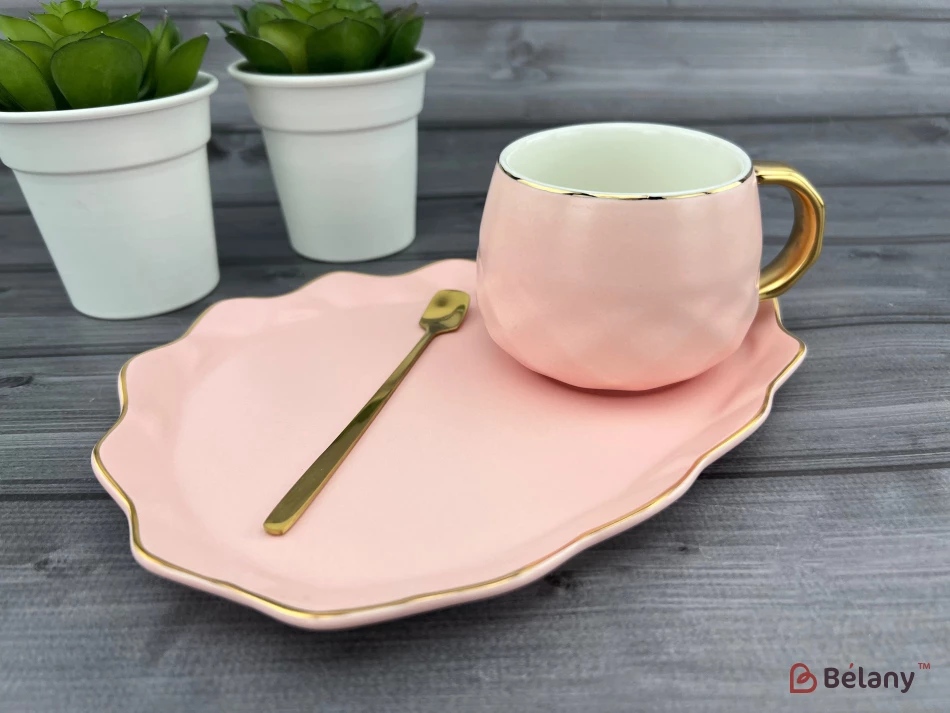 Керамічна чашка із блюдцем "Oyster" рожева