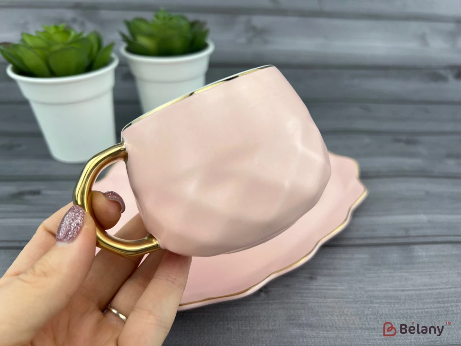 Керамічна чашка із блюдцем "Oyster" рожева | 2