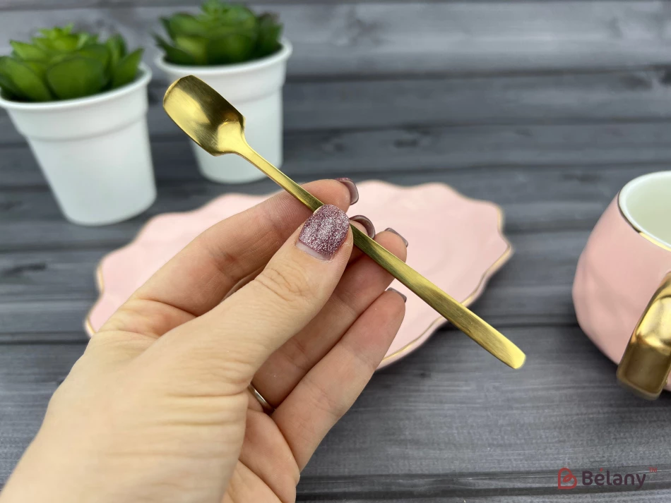 Керамічна чашка із блюдцем "Oyster" рожева | 3