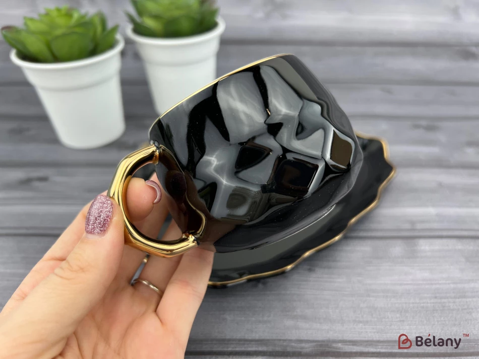 Керамічна чашка із блюдцем "Oyster" чорна | 2