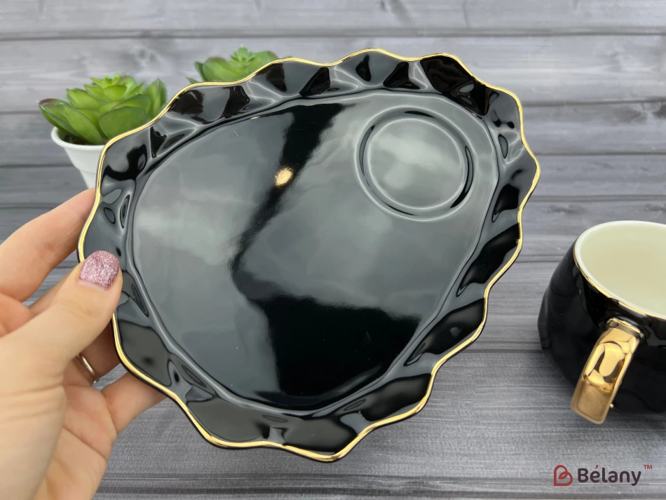 Керамічна чашка із блюдцем "Oyster" чорна | 3