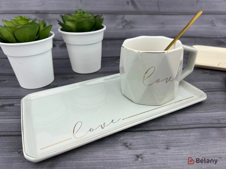 Керамическая чашка с блюдцем "Love it" серая