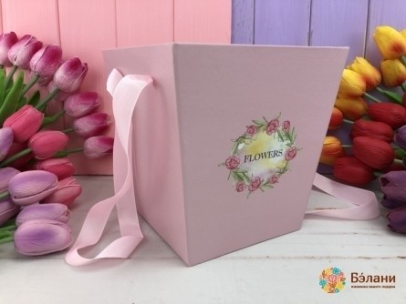 Розовая коробка для цветов "Flowers"