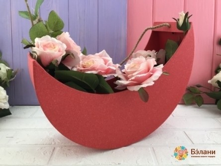 Коробка для цветов "Молодой месяц" красная
