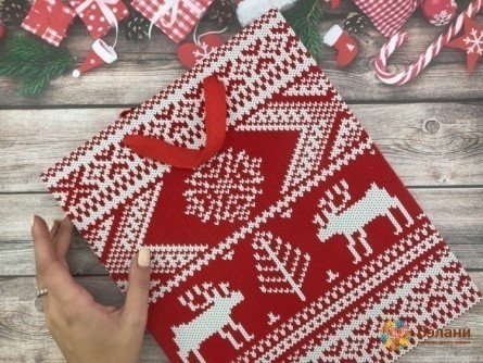 Новогодний пакет "Олени и сани" красный M