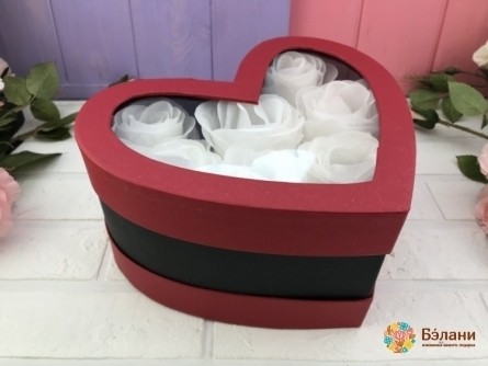 Коробка в форме сердца "Heart twist" красная