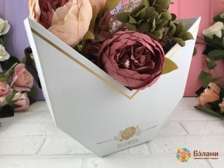 Коробка для цветов "Half moon" белая