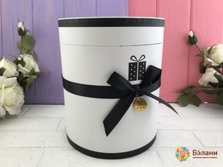 Круглая коробка "Present" белая