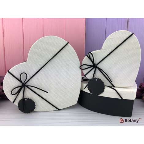 Коробка в форме сердца "black and white" белая