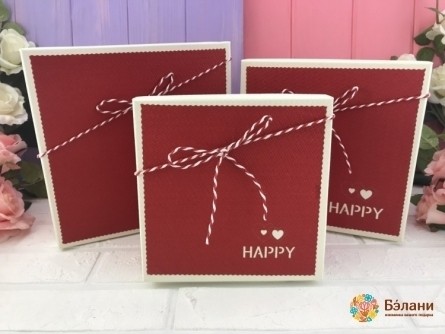Подарочная коробка со шнурком "Happy" красная