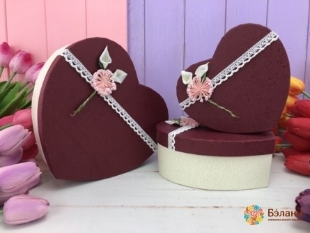 Коробка в форме сердца "Maroon Paris" бордо