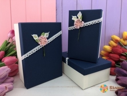 Подарочная коробка "With flower" синяя