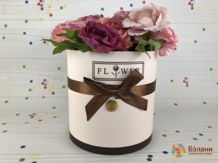 Круглая коробка "Flower" бежевая