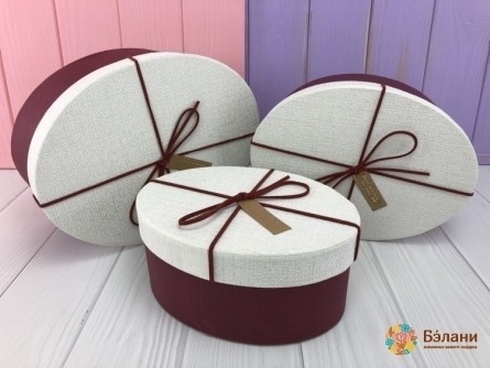 Бело-красная овальная коробка "Ribbon"