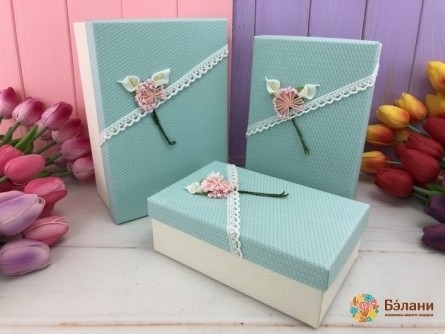 Подарочная коробка "With flower" мятная