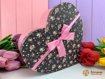 Коробка в виде "Цветочный бум" розовый бант