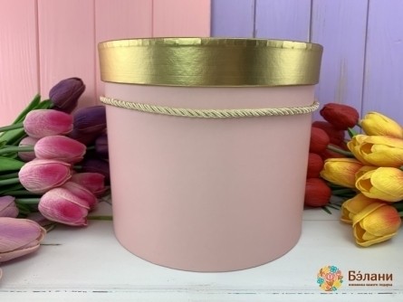 Круглая коробка "Золотой крышка" розовая
