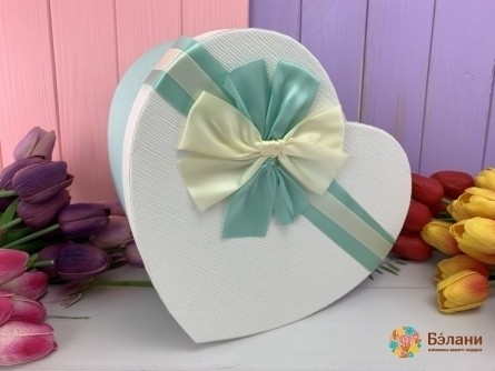 Коробка в форме сердца "Lush bow" белая