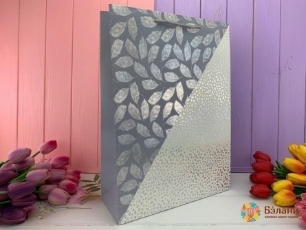 Подарочный пакет "Leaf and dots" серебро L