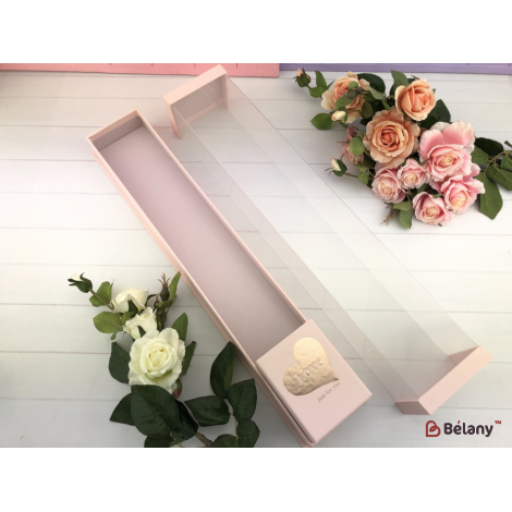 Коробка для роз "Love is..." розовая