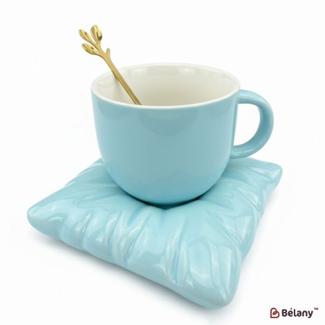 Керамическая чашка с блюдцем "Cup on pillow" лазурная